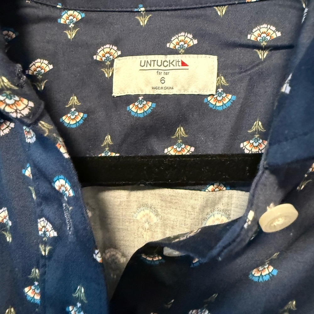 UNTUCKit Floral Navy Shirt Dress Size 6. GUC. - Picture 3 of 5